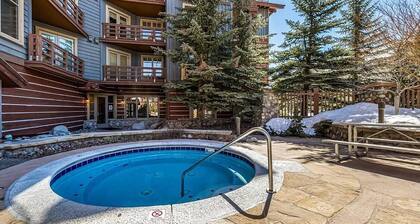 Spectacular Views from 1-bedroom Condo in Copper Mountain Center Village