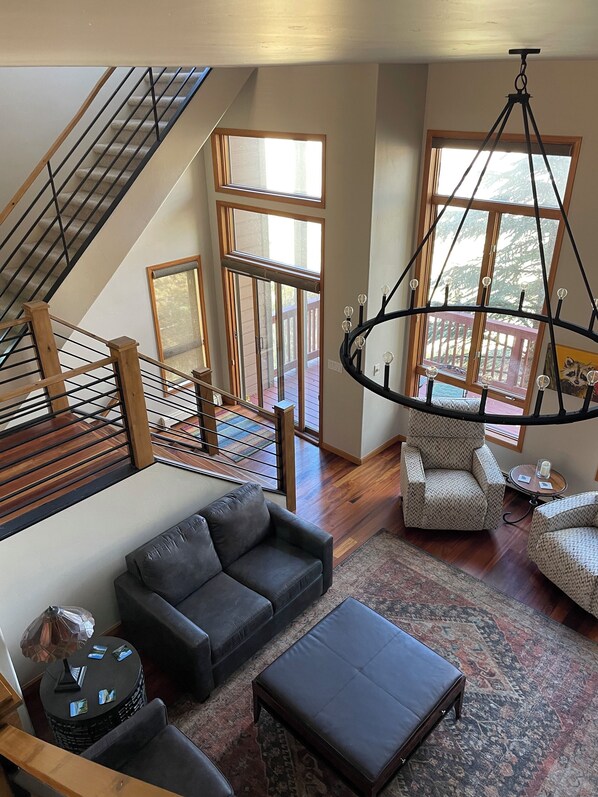 Interior - Updated Townhome with 3 Primary Suites, directly on RecPath and Dillon Reservoir (Frisco)