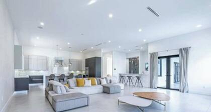 Modern Paradise In Upscale Ranch Area