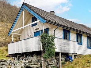 House | Exterior - 5 Person Holiday Home in Akra (Kvinnherad)