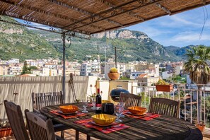 屋外ダイニングエリア