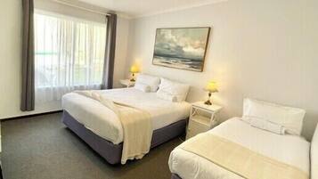 2 bedrooms, iron/ironing board, free WiFi