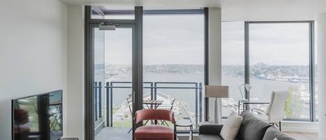 Télévision, chaîne hi-fi