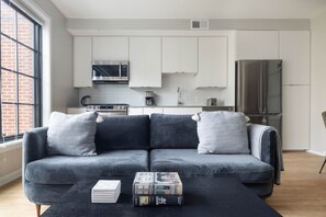 Fernseher, Stereoanlage