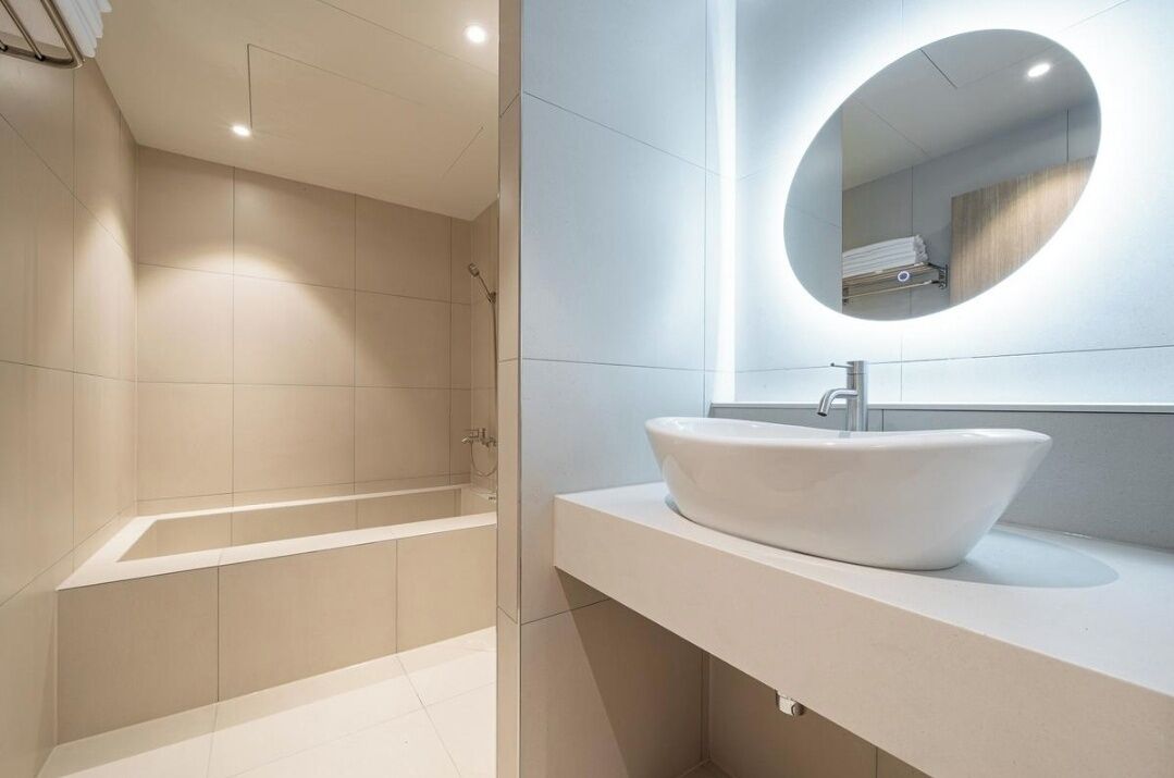 F. Suite Twin - Free Breakfast for Two - No Breakfast on Monday Morning | Baño