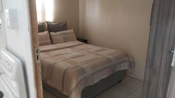 1 habitación, wifi y ropa de cama