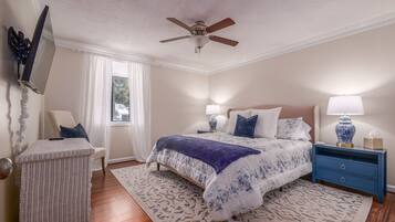 2 bedrooms, iron/ironing board, WiFi, bed sheets