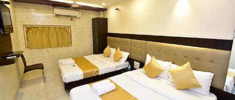 In-room safe, iron/ironing board, free WiFi, bed sheets