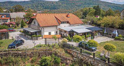 Natura Kolpa Apartment, AdleĆĄiÄi, Slovenia