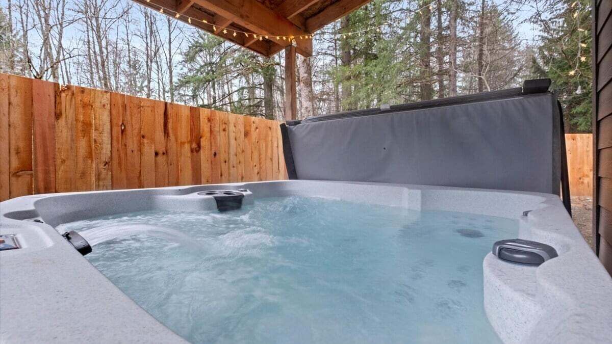 Tina de hidromasaje al aire libre