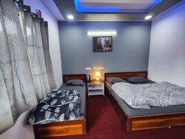 Deluxe Quadruple Room, 1 Bedroom, Mountain View | Iron/ironing board