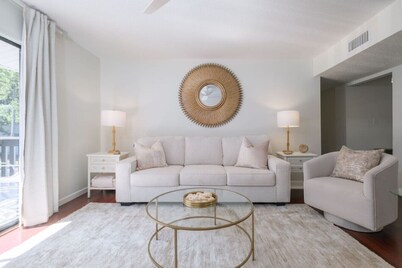 Updated 2 Bedroom minutes from Samford/Vestavia