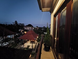 Terrace/patio - Roberto Suites Ubud View by EPS (Ubud)