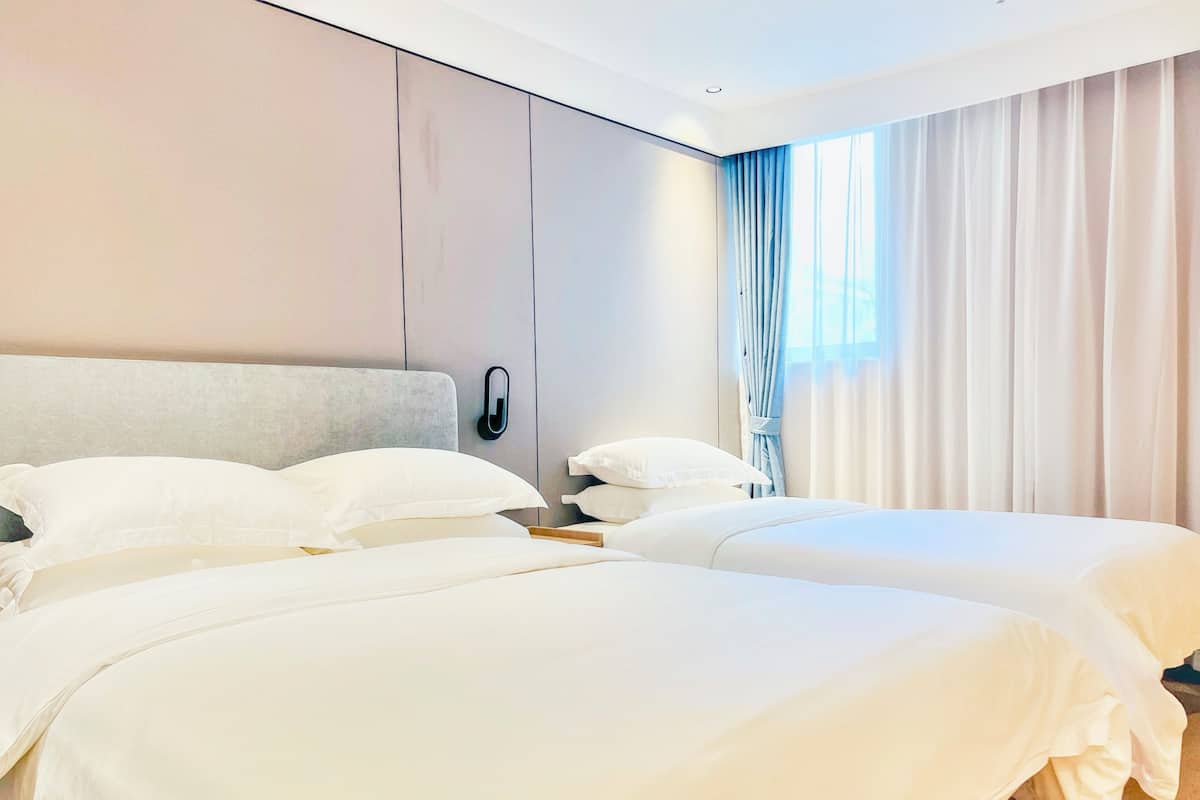 1 quarto, roupas de cama premium, cortinas blackout