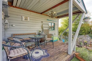 Outdoor dining - Villa Salamander Suite, Štanjel, Slovenia (Štanjel)
