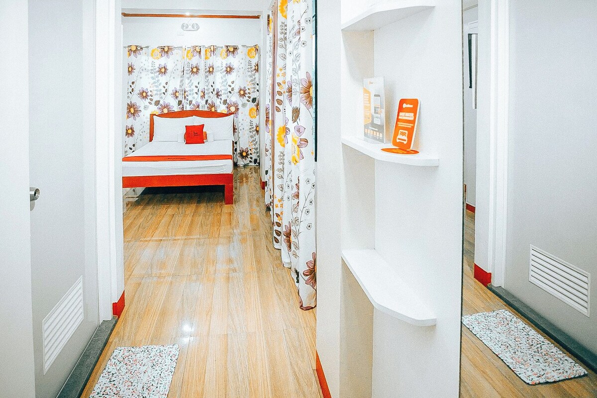 RedDoorz Deluxe Room