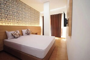 Acacia Double Room | Soundproofing, free WiFi - Senayan Suites (Jakarta)