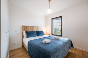 3 bedrooms, iron/ironing board, Internet, bed sheets