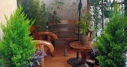 Reddoorz Hostel @ Faes Transient House