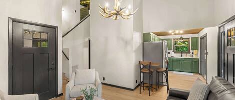 Fernseher, Kamin, Videospiele, Arbeitsbereiche