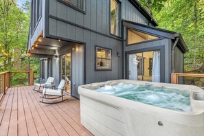 Terrace/patio - Endless Views, Close to Town, HotTub,3pools,Arcade (Gatlinburg)
