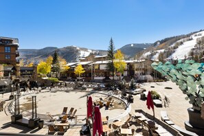 Outdoor dining - Cozy & Convenient Intimate Getaway | Steps to the Vail Mountain and Village for Shopping & Dining (Vail)