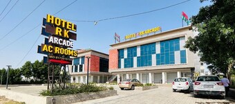 Hotel Rk arcade