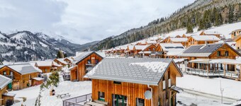 Beautiful chalet on the ski slopes with sauna