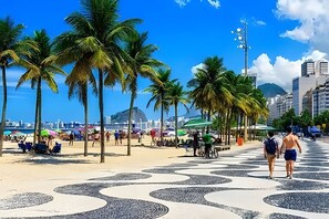 Apartment | Beach | On the beach - Apartments in the Heart of Copacabana (Rio de Janeiro)