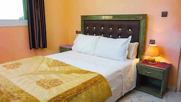 9 bedrooms, iron/ironing board, WiFi, bed sheets