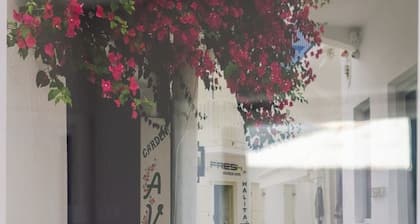 Central Chch Greek Island Vibe: 2bed townhouse