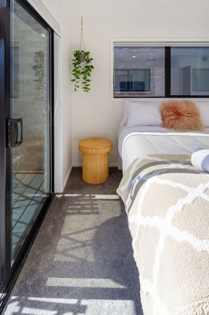 4 slaapkamers, een strijkplank/strijkijzer, gratis wifi, beddengoed