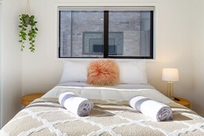 4 habitaciones, tabla de planchar con plancha y wifi gratis 