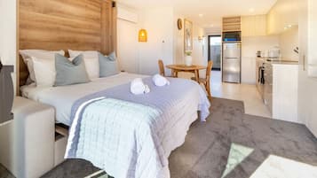 Iron/ironing board, free WiFi, bed sheets