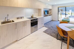 1 bedroom, iron/ironing board, free WiFi, bed sheets - Cityscape Studio: Explore Wilmer Living (Christchurch)