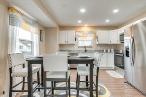 Fridge, microwave, dishwasher, coffee/tea maker