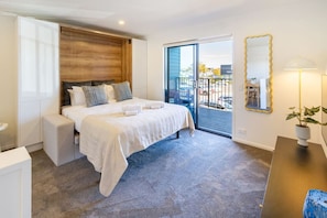 1 habitación, tabla de planchar con plancha, wifi gratis y ropa de cama 