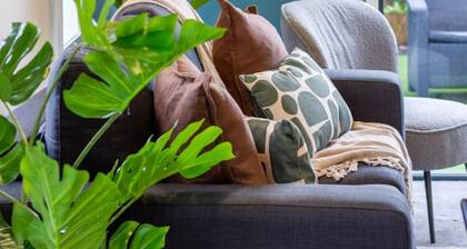 Serene Living: 2-bed w/ Carpark