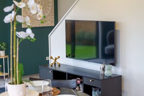 Interior - Serene Living: 2-bed w/ Carpark (Christchurch)