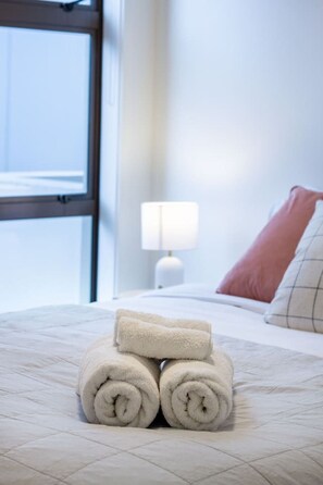 3 chambres, fer et planche à repasser, Wi-Fi gratuit, draps fournis