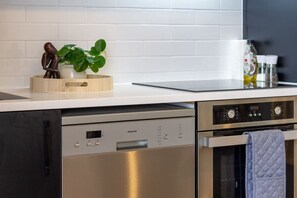 Fridge, microwave, oven, stovetop - Unique Stadium View in St Asaph 2 bed 2 bath (Christchurch)