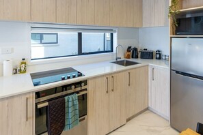 Fridge, microwave, oven, stovetop