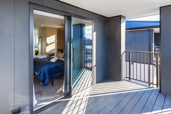 1 bedroom, desk, iron/ironing board, free WiFi - Santorini Sunset Haven (Christchurch)