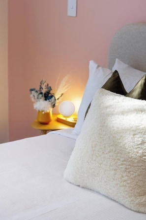 2 bedrooms, desk, iron/ironing board, free WiFi
