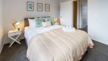 2 bedrooms, iron/ironing board, free WiFi, bed sheets