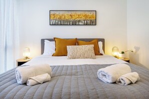 2 bedrooms, iron/ironing board, free WiFi, bed sheets