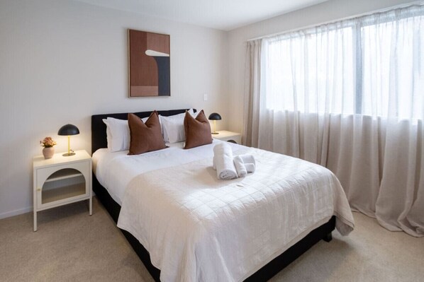 3 bedrooms, iron/ironing board, free WiFi, bed sheets