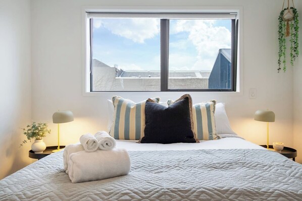 4 bedrooms, desk, iron/ironing board, travel cot