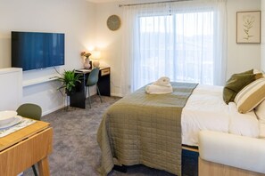 1 bedroom, desk, iron/ironing board, free WiFi