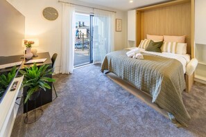 1 bedroom, desk, iron/ironing board, free WiFi